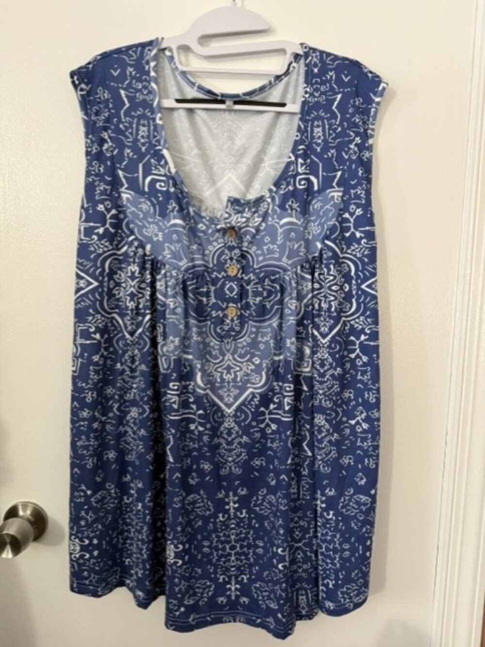 Boho Blue & White Paisley Pattern Sleeveless Tunic Top - Plus Size 3XL